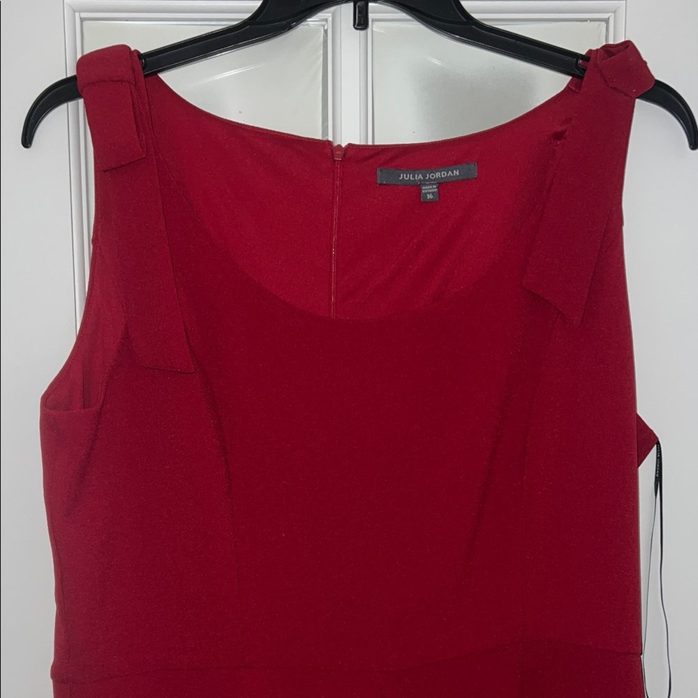 Julia Jordan Vibrant Red Sleeveless Dress